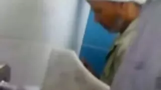 Cette transsexuelle veut la bite de son amant à l'intérieur même quand ils ne baisent pas