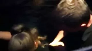Gangbang chaud baise à la maison