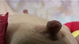Megumi Shino, salope asiatique à la poitrine plate, se fait défoncer la chatte poilue