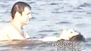 Bubble Butt bombasse brune aux gros seins fait une belle pipe