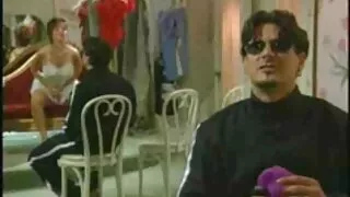 Le simple fait de la regarder sucer la bite de son amant est amusant