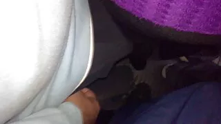 Une pute blonde est payée pour facesitting