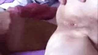 Une fille incroyablement belle se fait baiser le manchon par une BBC