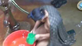 Firsky chick chevauche sa machine Sybian comme un patron