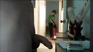 La salope caucasienne Dixon Mason est étirée et fourrée dans sa chatte dans une vidéo BDSM hardcore