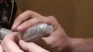 Une pute aux gros seins se fait défoncer la chatte par derrière