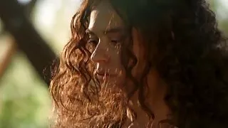 Sale étudiante blonde baise dur à la fête