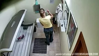 Cette nana indienne veut que tout le monde sache à quel point elle est douée pour faire plaisir aux hommes