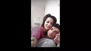Busty Brattany ONeil fait une pipe impressionnante