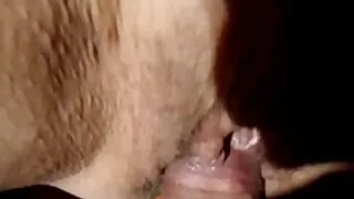 La bombe Bootylicious suce et chevauche la bite comme une folle