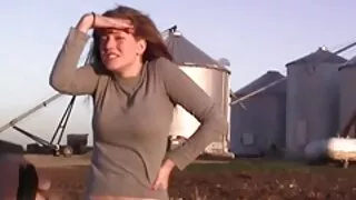 Une jolie fille se fait défoncer par son petit ami