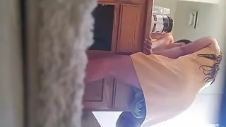 Une beauté tchèque à couper le souffle sait comment faire une pipe incroyable