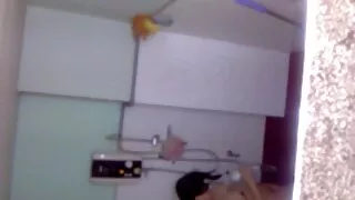 Bootyful brunette aux gros seins ne peut pas en avoir assez de la BBC de son amant