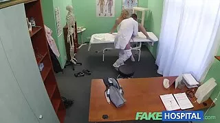 Une fille désirable en talons hauts se fait baiser en position de missionnaire